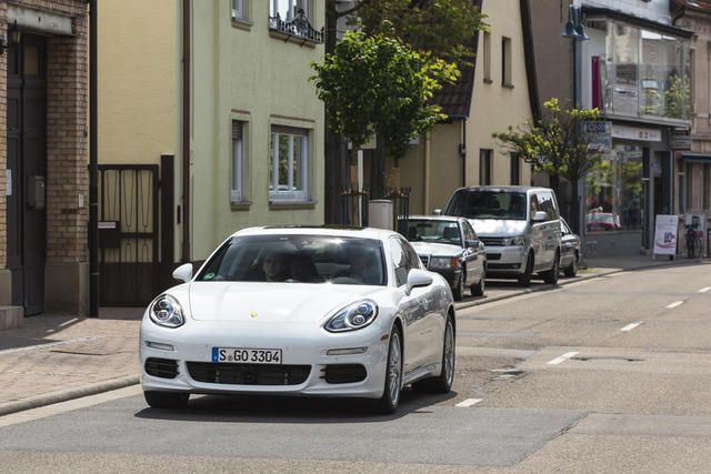 porsche panamera enchufable