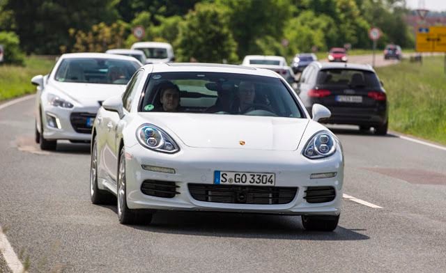 Porsche-Panamera-S-E-Hybrid