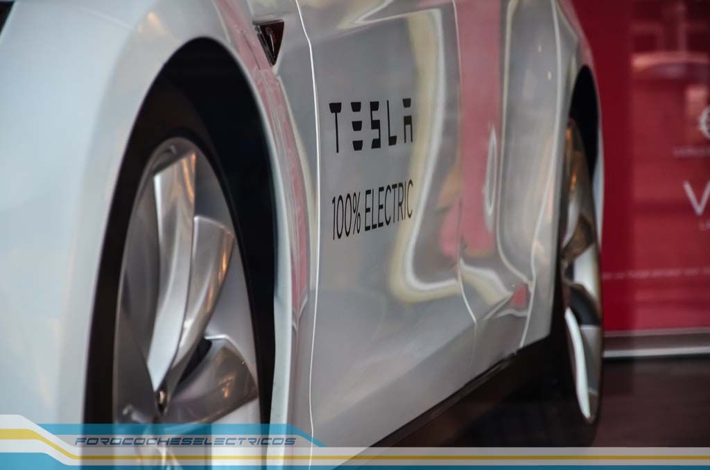 tesla-store-bruselas-14