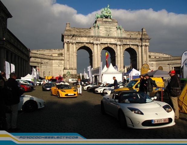 Bruselas100-Tesla-Roadster