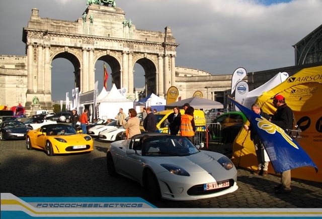 Bruselas104-Tesla-Roadster