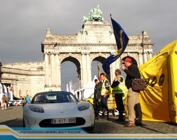 Bruselas118-Tesla-Roadster