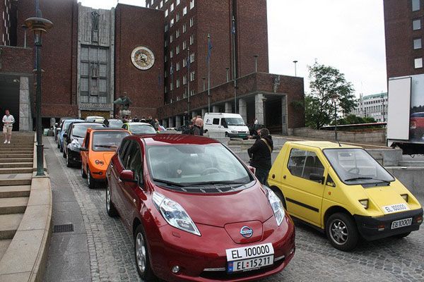 Los coches eléctricos empiezan a ser un problema en Oslo