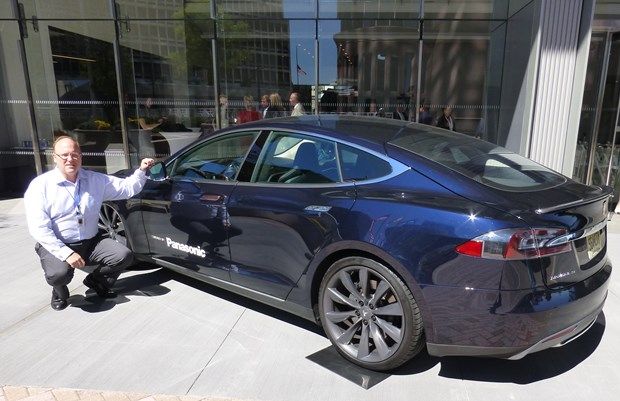 El coche de empresa en Panasonic, un Tesla Model S