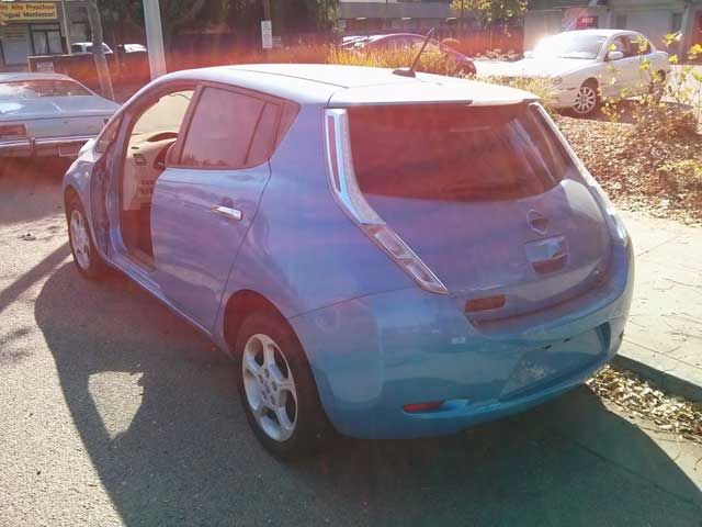 abandoned-nissan-leaf-electric-car-in-palo-alto-california-oct-2013_100444163_l