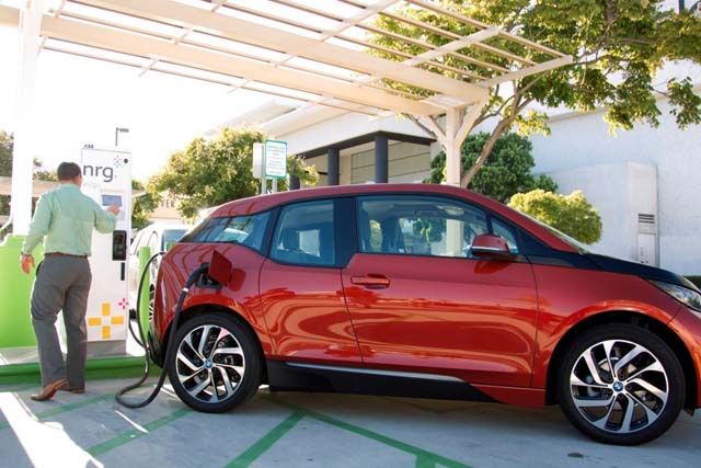 BMW i3, el tiempo para convertirse en eléctrico es ahora