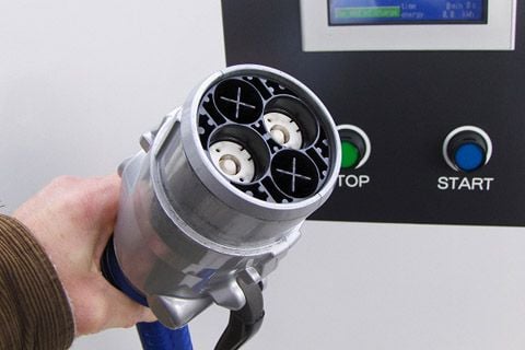 CHAdeMO anuncia una actualización que permitirá a sus puntos de recarga rápida llegar a los 150 kW de potencia en 2017