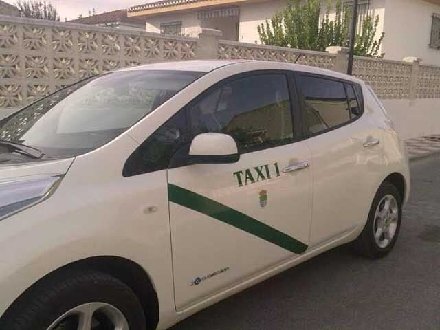 taxi-electrico-lateral