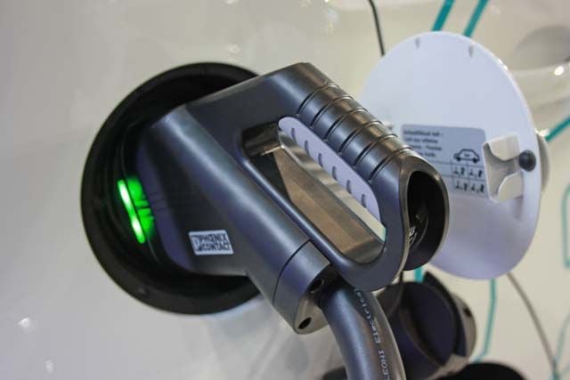 El Parlamento Europeo reduce la apuesta por los puntos de recarga para coches eléctricos