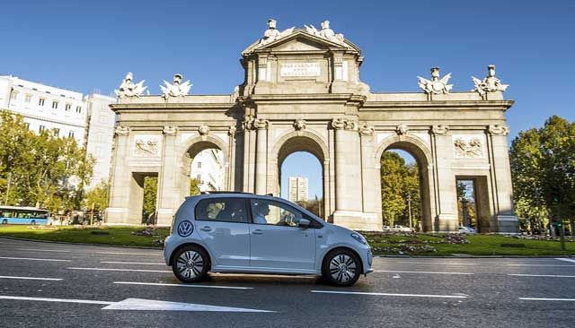 El Gobierno veta la proposición de Ley para fomentar el uso del coche eléctrico presentada en noviembre