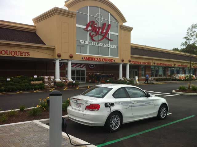 EV-Charging-Station-BigY-Franklin-MA-ChargePoint