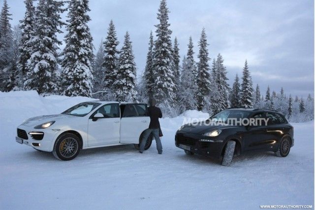 El Cayenne S E-Hybrid pillado durante unas pruebas de invierno