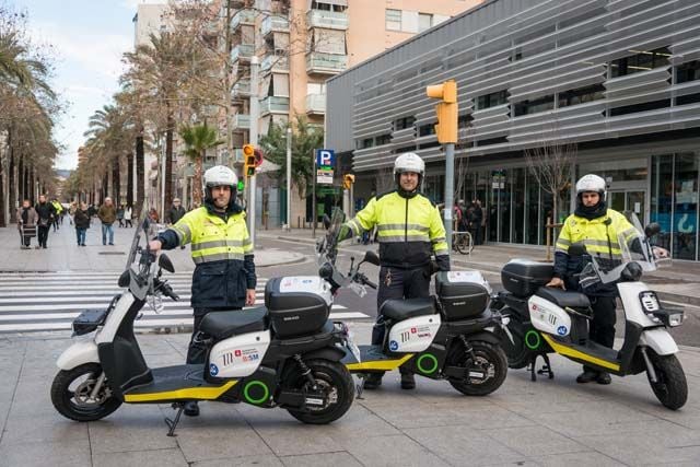 Las motos eléctricas SCUTUM se incorporan la flota de los Servicios Municipales de Barcelona