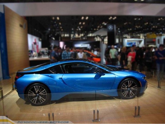 BMW-i8-2