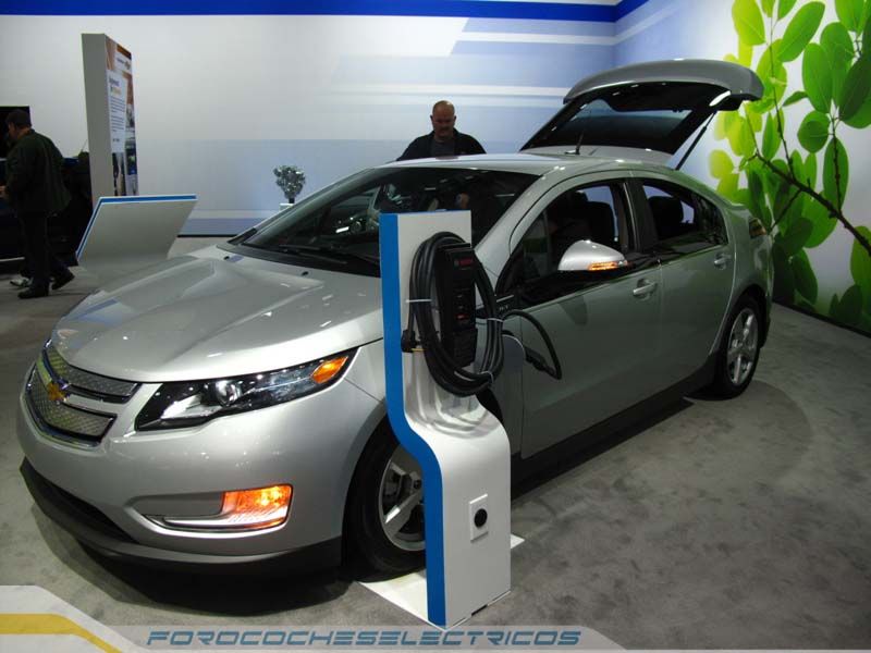 Chevrolet-Volt-2014-4