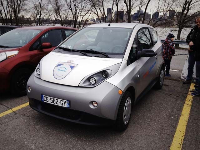 bollore-blue-car-at-world-record-quebec-via-aveq