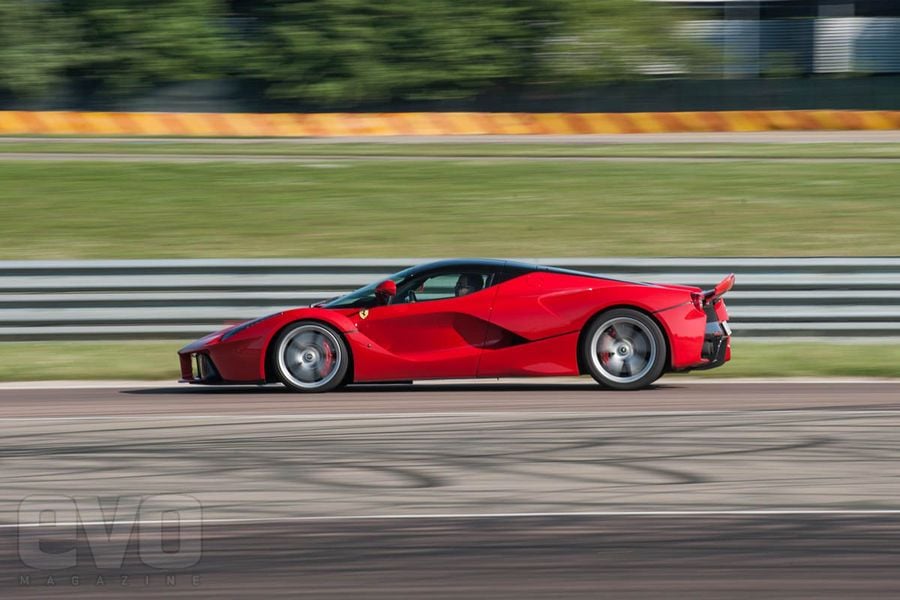 ferrari-laferrari-test-2