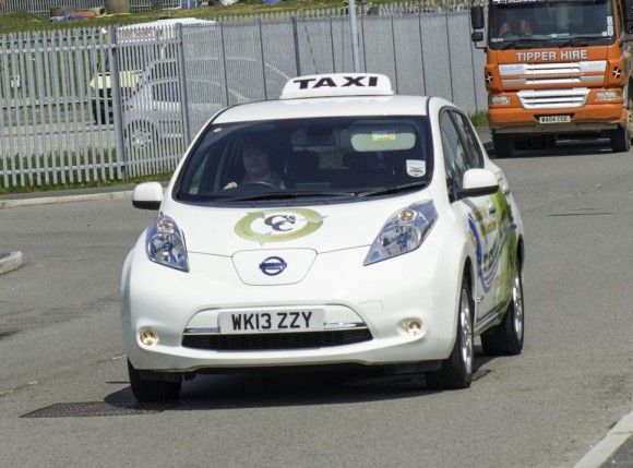 Nissan y La Ciudad del Taxi de Madrid pondrán en marcha una de las flotas de taxis eléctricos más grandes del mundo