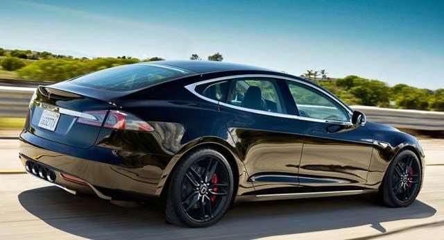 Tesla-Model-S-V8-0