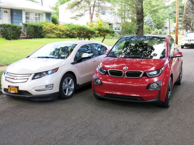 2014-bmw-i3-rex-vs-chevrolet-volt-comparison-photos-david-noland-tom-moloughney_100477654_l