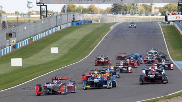 FIA-Formula-E-Donington-Park-Simulation-articleTitle-88a5b9bf-800409