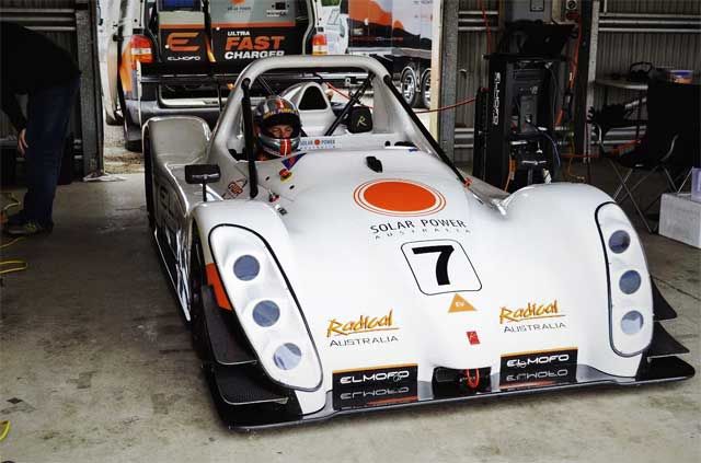 El Radical SR8 eléctrico logra su primera victoria en una competición oficial