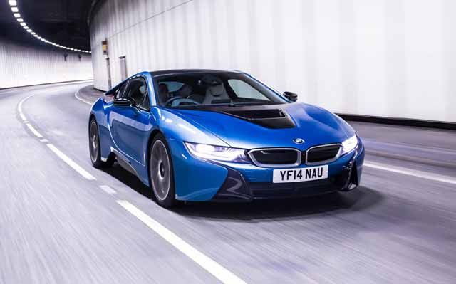 Según Jeremy Clarkson, el BMW i8 es verde como un Prius, y rápido como un Porsche 911