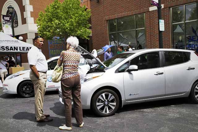 plug-in-america-ev-parade-cupertino