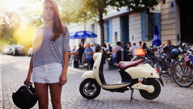 UNU. Un scooter eléctrico con batería extraible, y 100 kms de autonomía