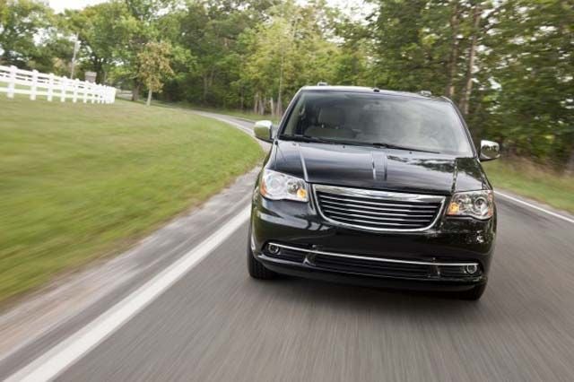 Chrysler Voyager híbrida enchufable para 2015