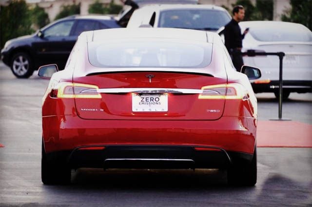 El Tesla Model S P85D reduce su precio, y aumenta la autonomía