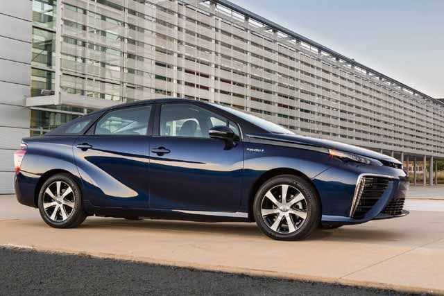 Toyota se mantiene sola y fiel al hidrógeno mientras las ventas de eléctricos a baterías se disparan