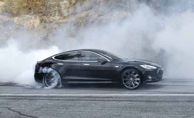 ¿Qué nos traerán las actualizaciones del Tesla Model S P85D?