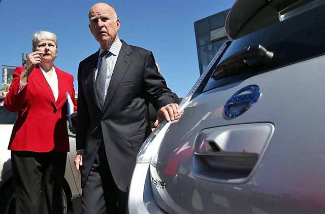 California quiere reducir su dependencia del petróleo un 50% para el 2030