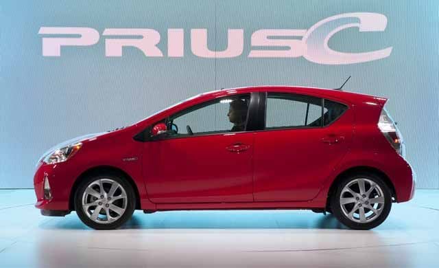 naias_prius_c-jpghr_