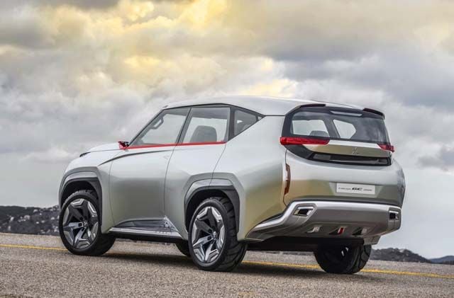 mitsubishi-concept-gc-phev-25