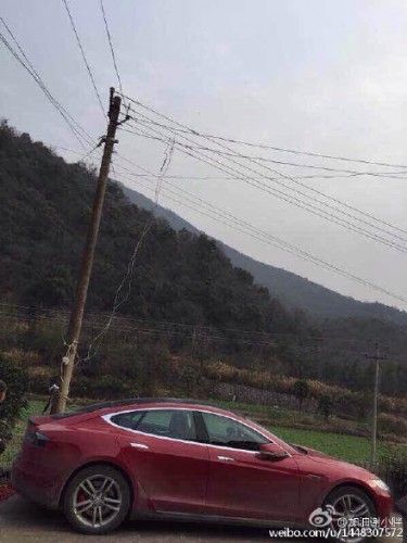 tesla-model-s-china-pole-charge-7