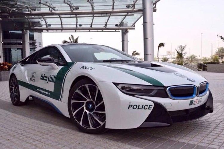 La policía de Dubái incorpora a su flota un BMW i8