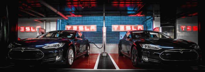 Tesla supera los 2.000 supercargadores instalados