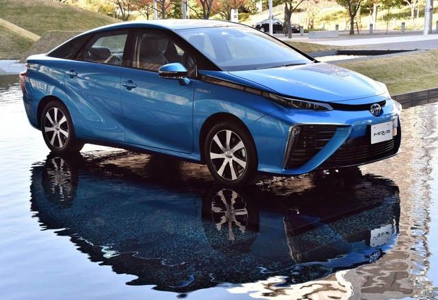 toyota-mirai-front