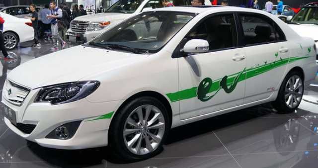 El FAW-Toyota Ranz E50 EV llegará al mercado chino este verano