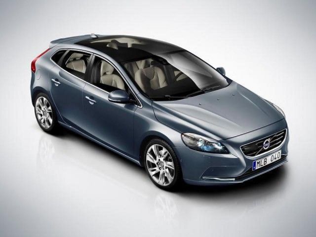 Imagen-semifrontal-del-Volvo-V40-2013