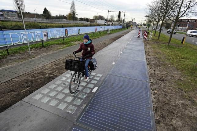 El carril bici solar cumple un año