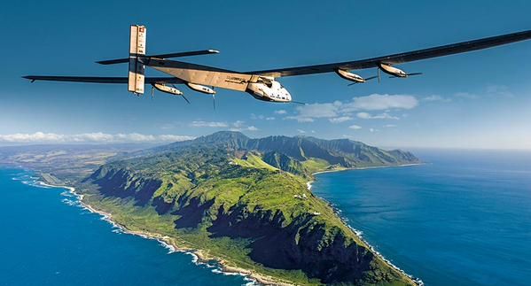 El Solar Impulse logra lo imposible. Cruza el Pacífico y establece nuevo récord de vuelo contínuo