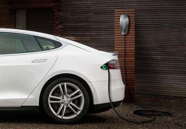 Tesla presenta los resultados económicos de 2015. Más pérdidas, pero buenas expectativas