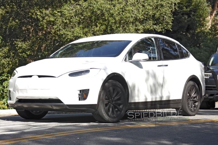 El Tesla Model X también podrá acceder a la ampliación de 90 kWh, y al Modo de aceleración Ridículo