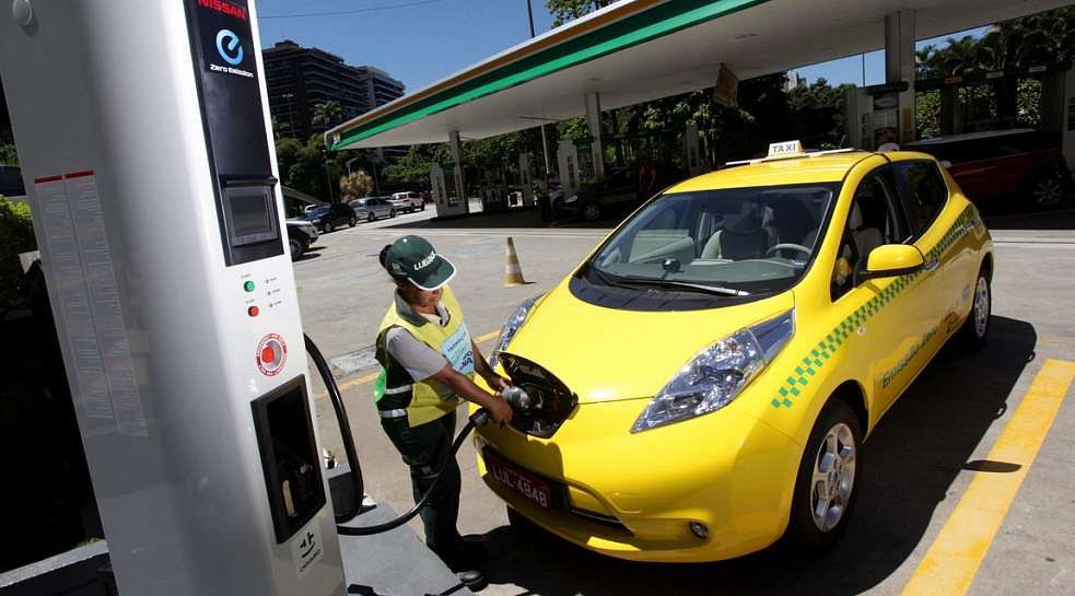 Taxis eléctricos para luchar contra UBER