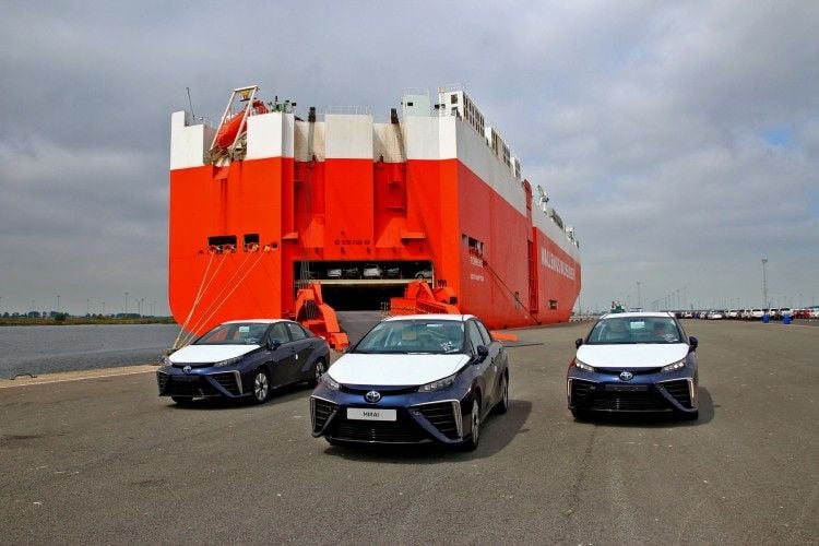 Llegan las primeras unidades del Toyota Mirai a Europa. ¿Qué le falta para ser realmente interesante?