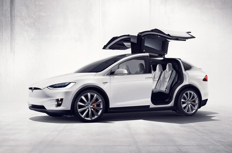 Después de la presentación del Tesla Model X, algunos propietarios han cancelado su reserva