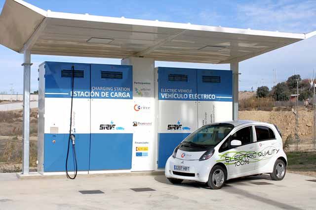 Proyecto SIRVE. Estación de recarga de coches eléctricos en Zaragoza, alimentada por energías renovables y con baterías de respaldo